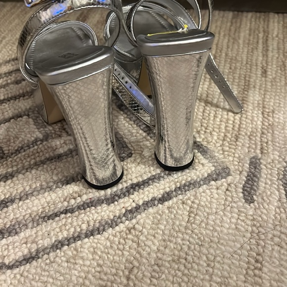 Brand new Michael Kors Paula platform sandals - Picture 2 of 4